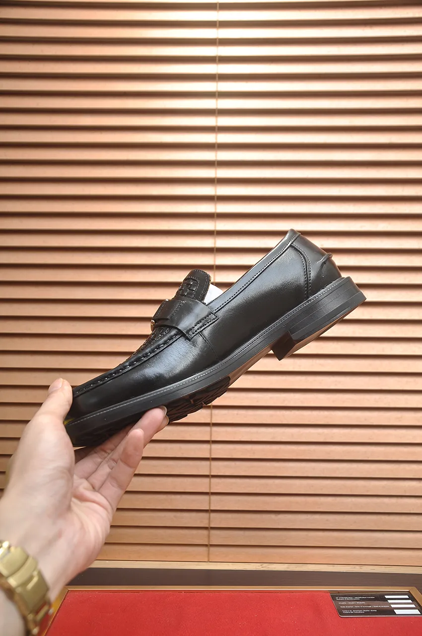 Men's shoes 💰500💶 [FENDI] The latest high-end men's shoes in Hong Kong! Original quality. The upper is made of imported cowhide material and cowhide lining! Super comfortable on the foot, original wear-resistant outsole, luxurious, fashionable, casual and versatile! Size: 38-45 (45 customized)
